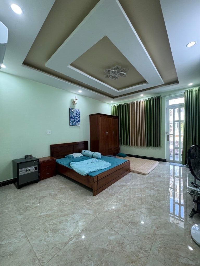 2hon-8C9068D5-miohfs81_737_17