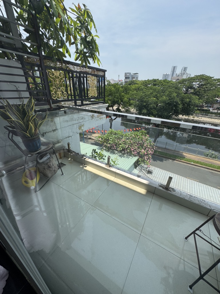 gdf-7F401E3B-m97sa8mz_72_26