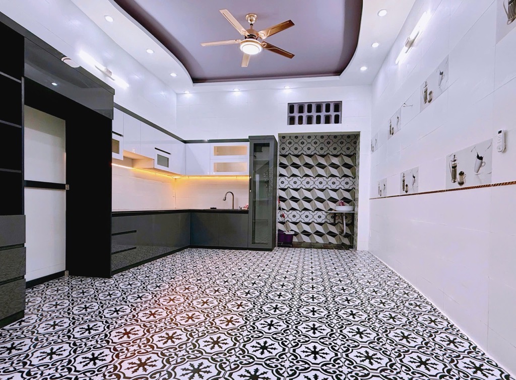 kcy-F7E86151-m6492j4f_18_5