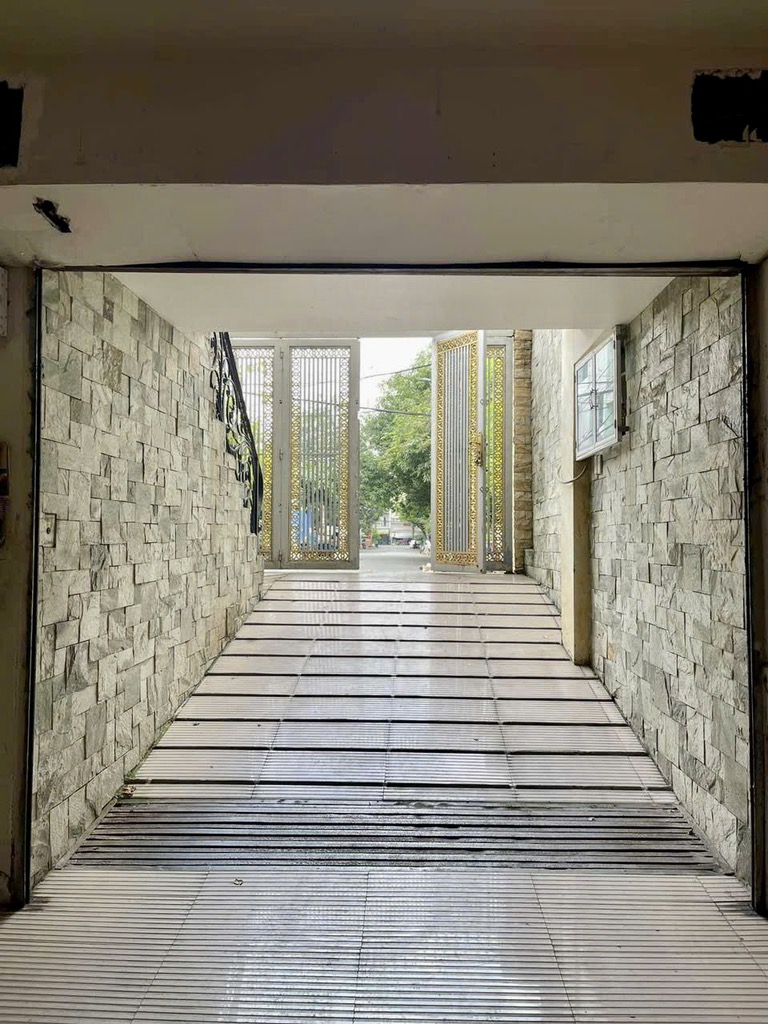 kf9-B07F7B61-mbaf3j1u_31_7