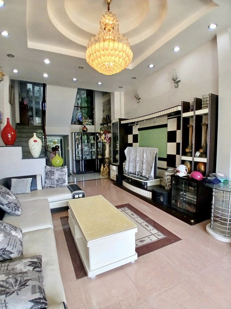 kf9-B07F7B61-mbah8n68_12_4