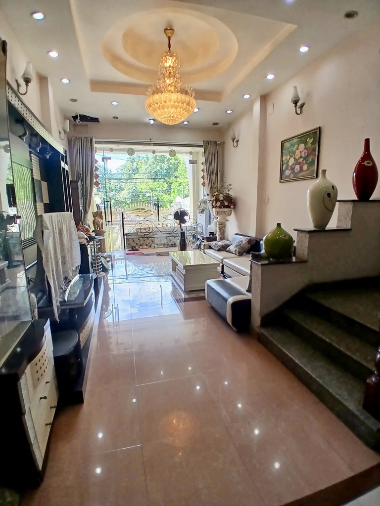 kf9-B07F7B61-mbah8n68_15_5