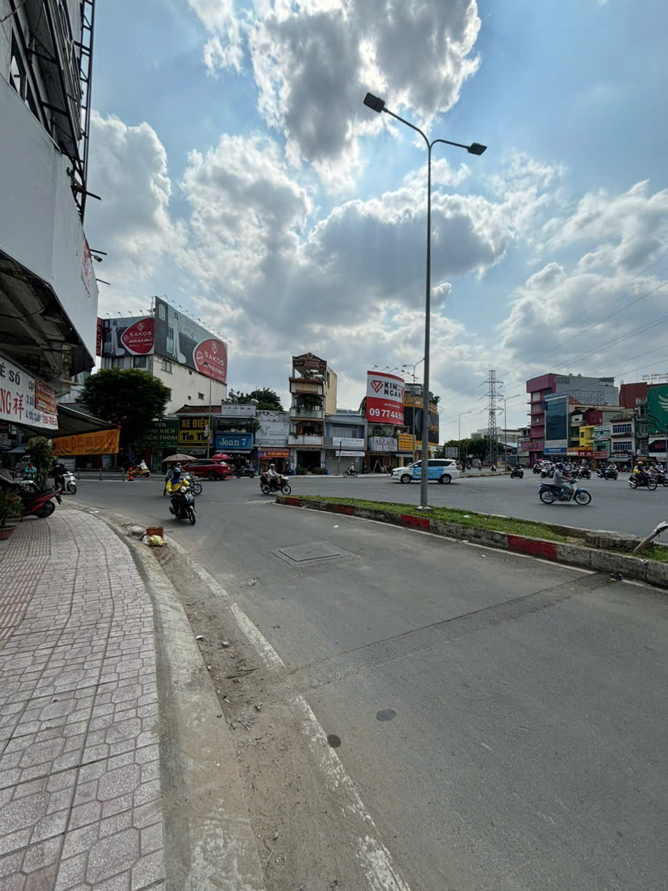 z6437548391660_6c6a29db6bcd4111a187887be55f5b97